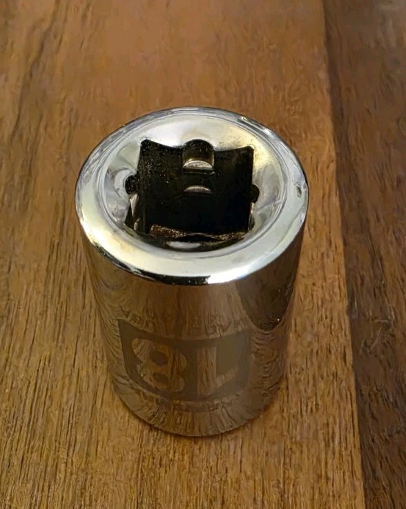 Craftsman USA 18mm Socket 6 Point 1/2″ Drive 45930 Easy Read