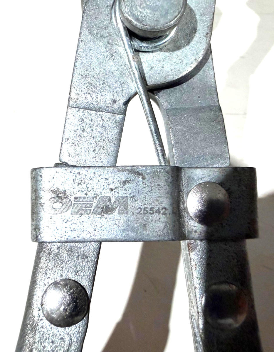 OEM TOOLS SPARK PLUG BOOT PULLING PLIERS, 45° OFFSET JAWS, 25542