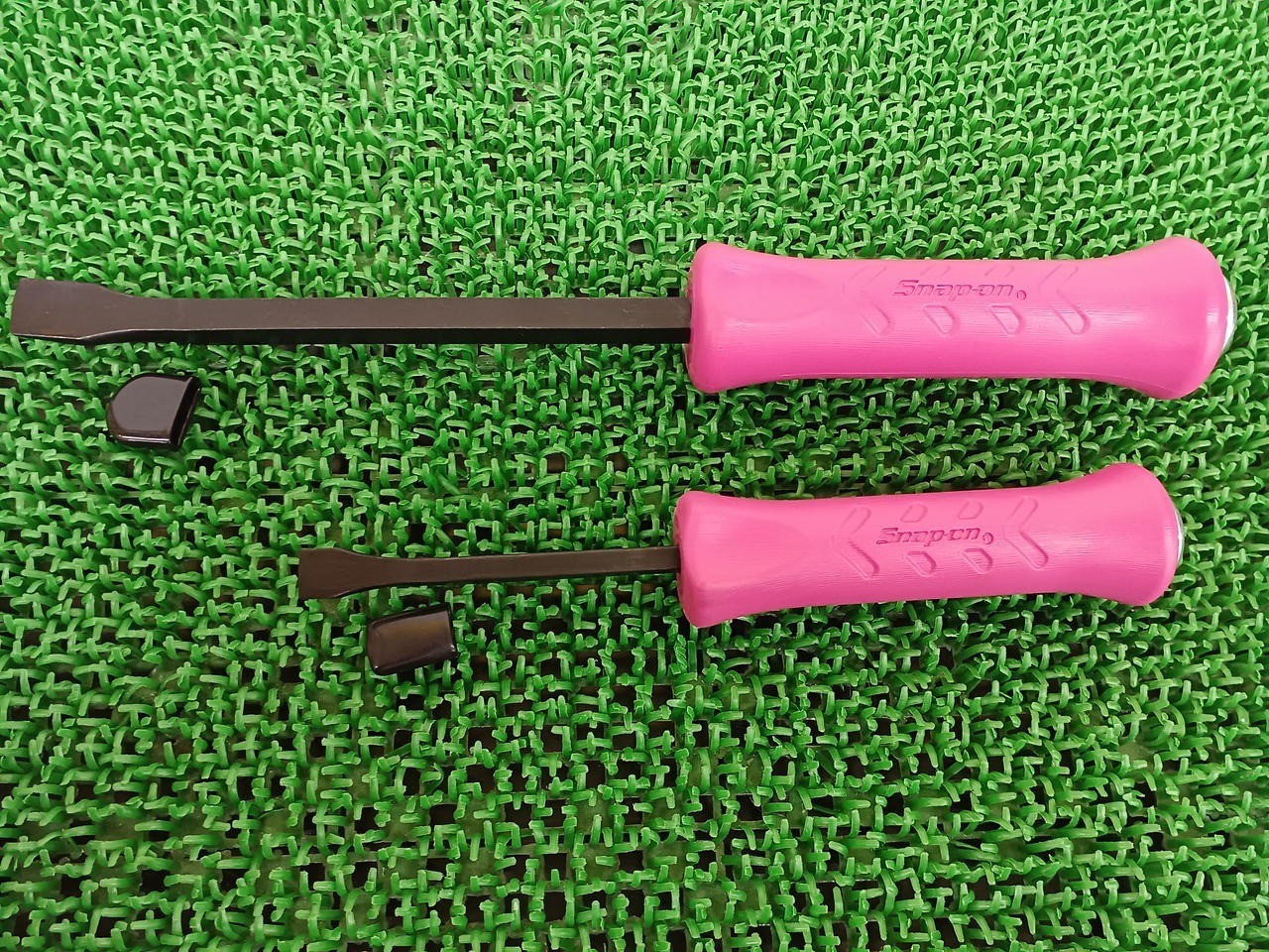 Snap-on SPBS704AEP ELECTRIC PINK 4pc Hard Grip Striking Prybar Set [Used]