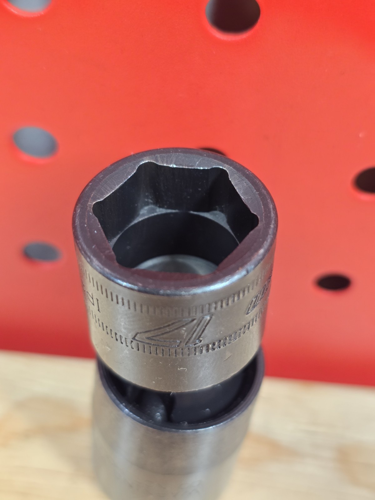 Snap-on Tools NEW IPFM17C 17mm 3/8″ Drive Metric 6-Point Impact Swivel Socket