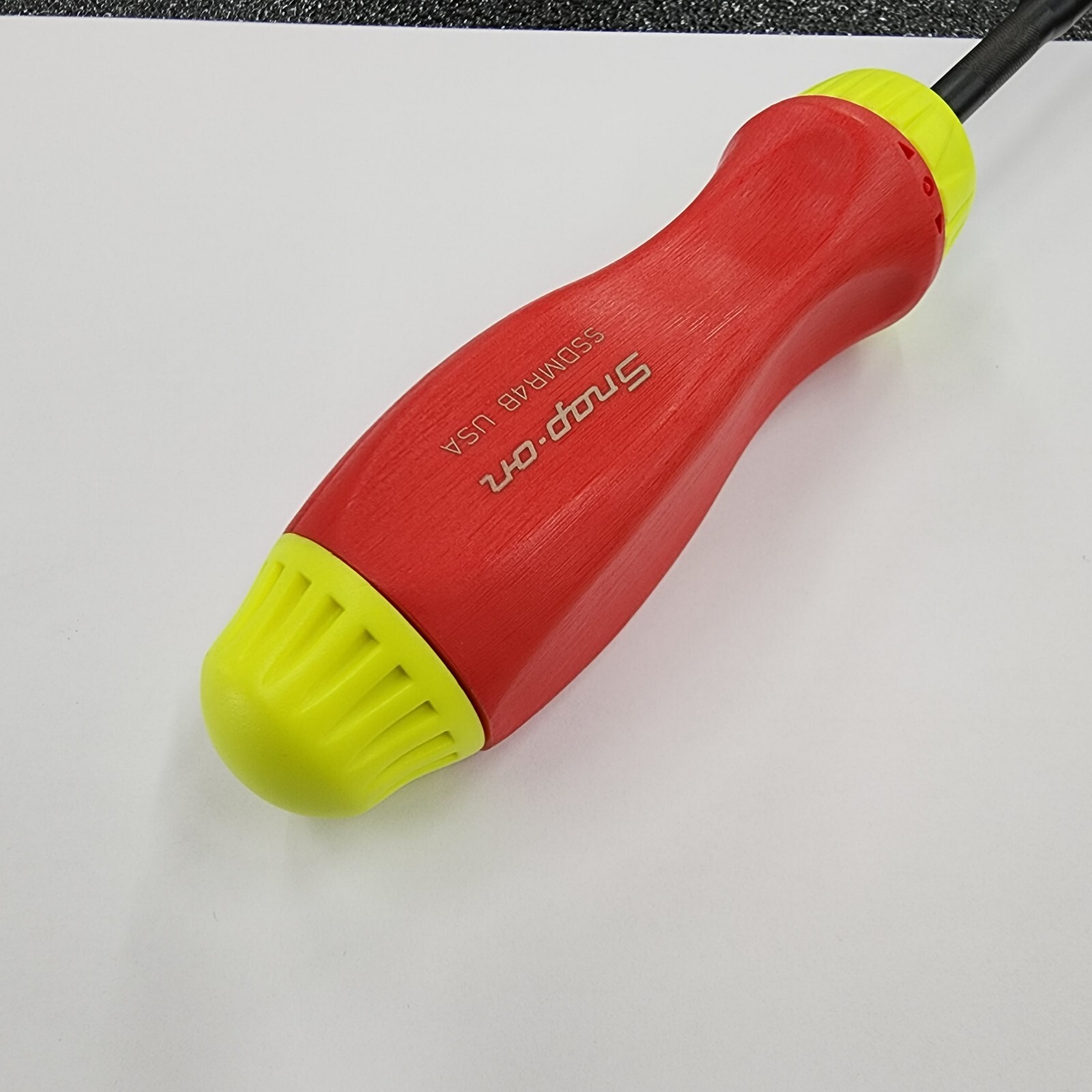 Snap-on Tools USA RARE RED & HIGH-VIZ Ratcheting Screwdriver w/Bits SSDMR4B