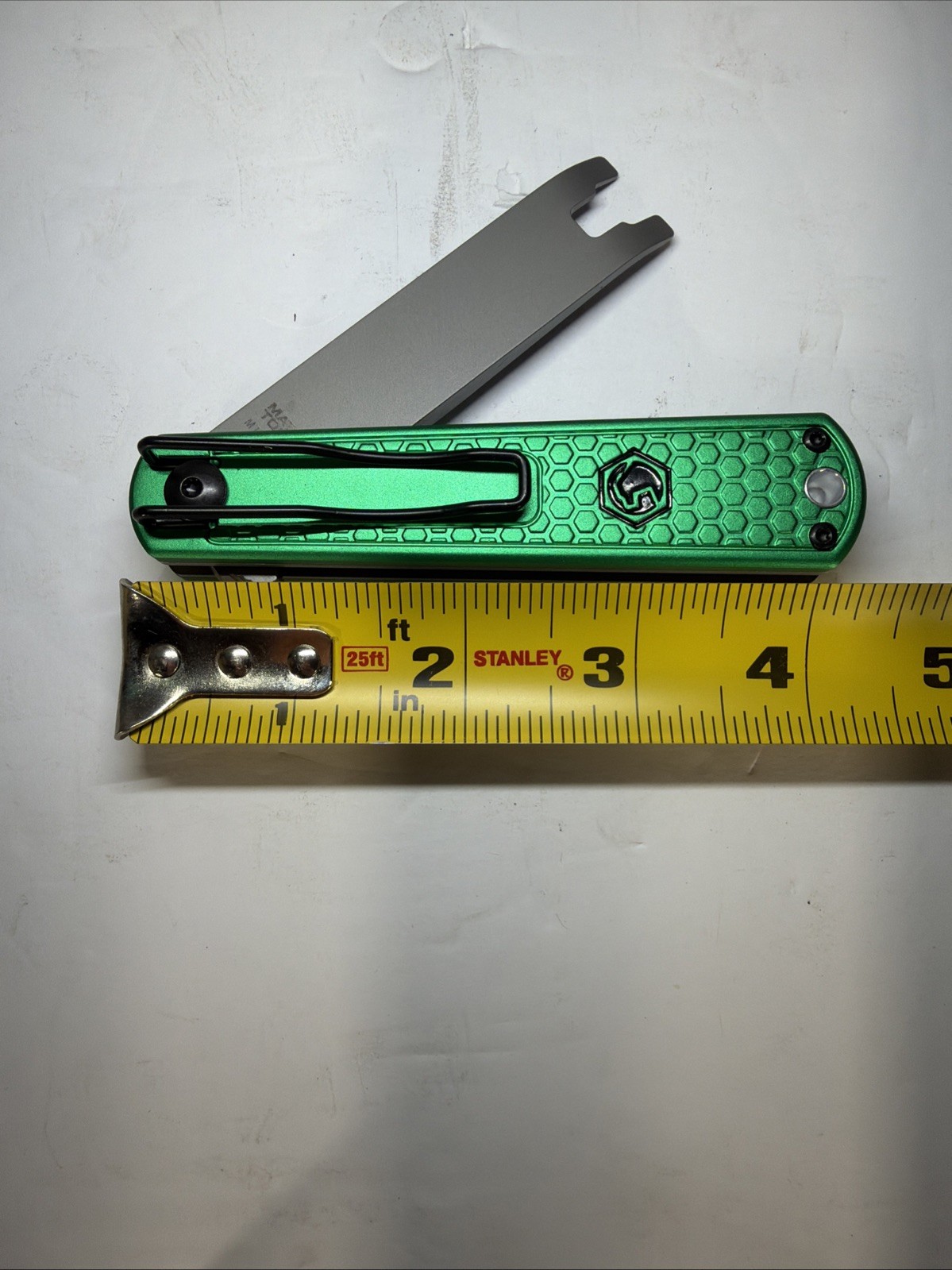 Matco Tools EVERYDAY CARRY FOLDING CLIP LIFTER W/ ALUMINUM HANDLE- GREEN
