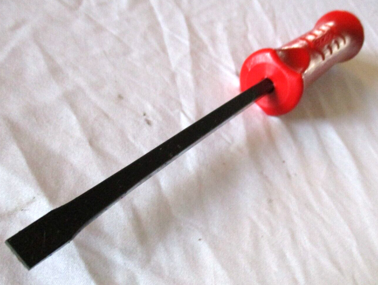 New Snap-on™ 10″ long Red Striking Prybar Straight Edge MPBS10R