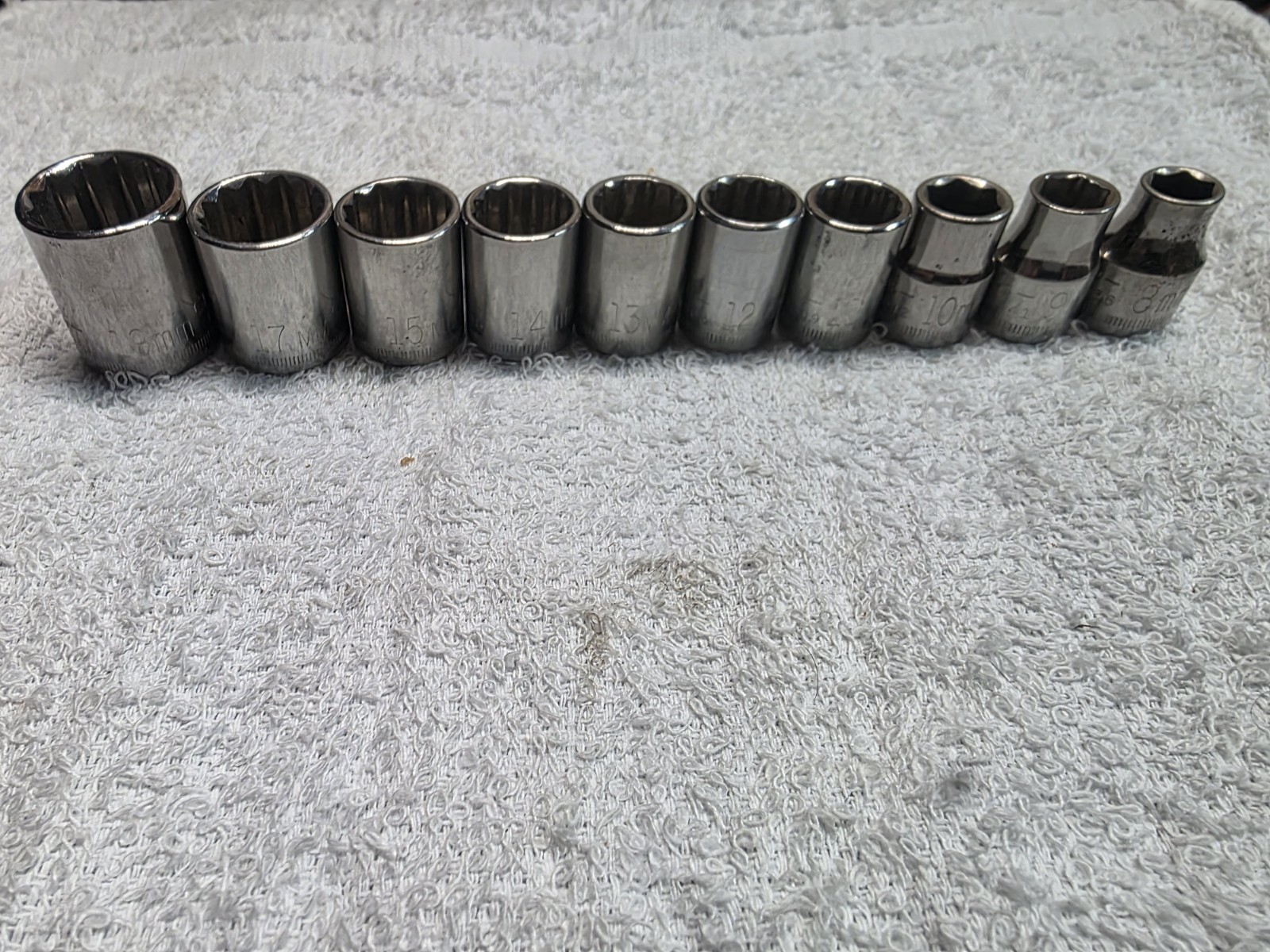 Craftsman G series Socket Assortment Lot SAE & Metric 1/2-3/8 Sized