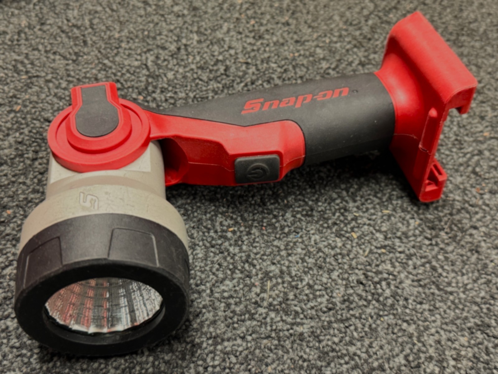 Snap on 11″ long 18V LED Work light Flash light TOOL ONLY 18 Volt CTLED8850
