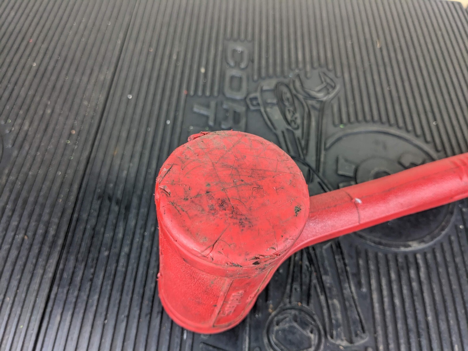 #ba806 Snap-On HBFE48 Dead Blow 48-Ounce Soft Grip Hammer RED