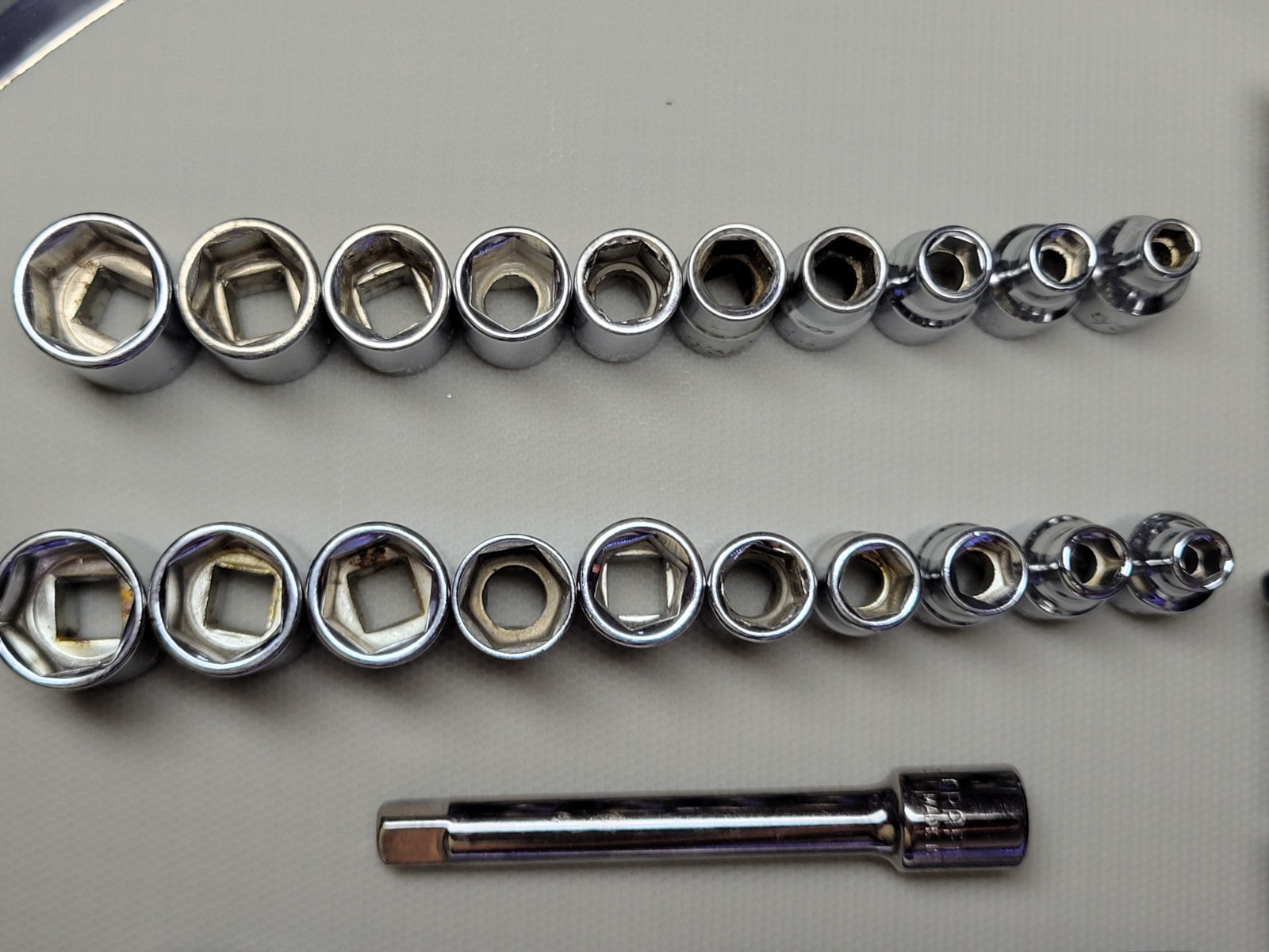 Nice Craftsman 23 Pc 1/4″ Drive Standard and Metric 6 point Socket Set