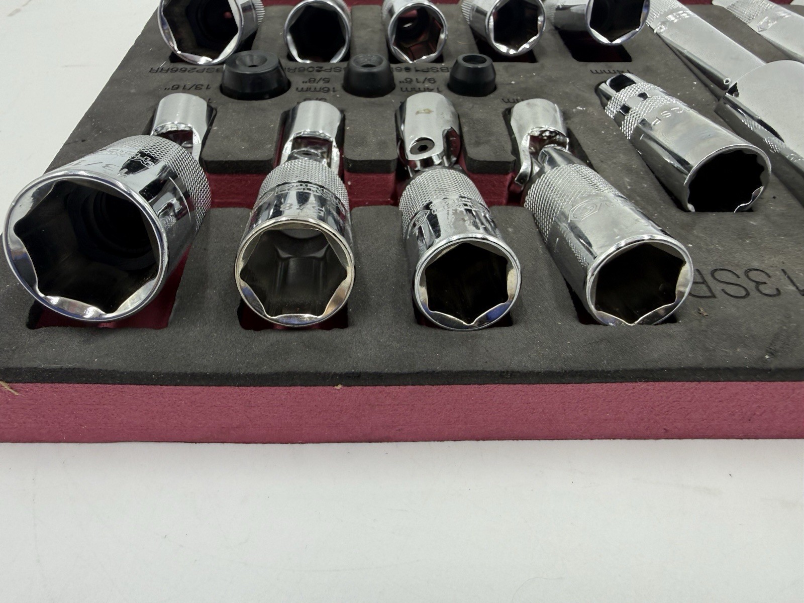 Matco SB13SP 13 Piece 3/8″ Drive 6 Point Spark Plug Socket Set W/ Foam Tray