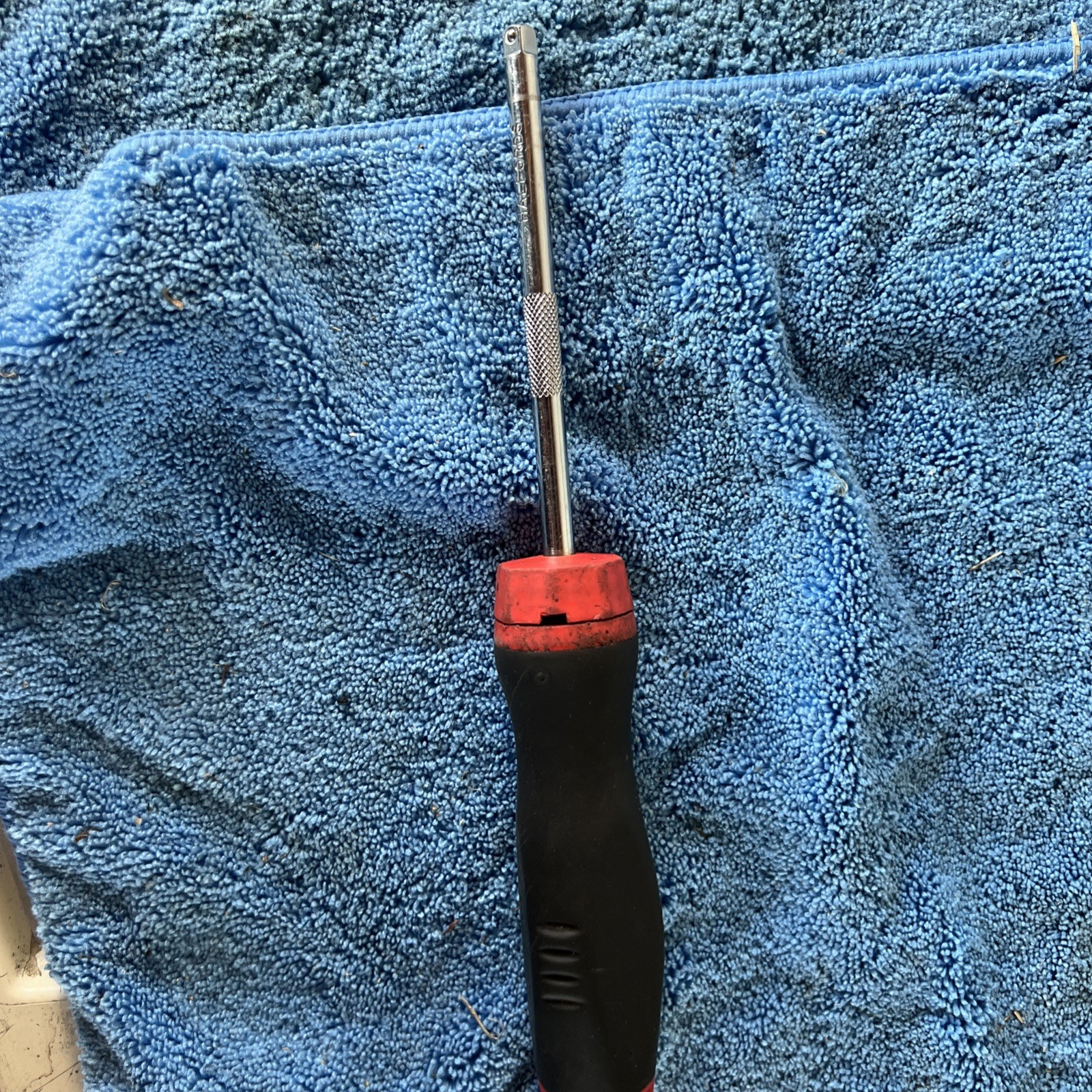 Snap On Soft Handle Ratchet Screwdriver In Black And Red with 1/4” dr extension