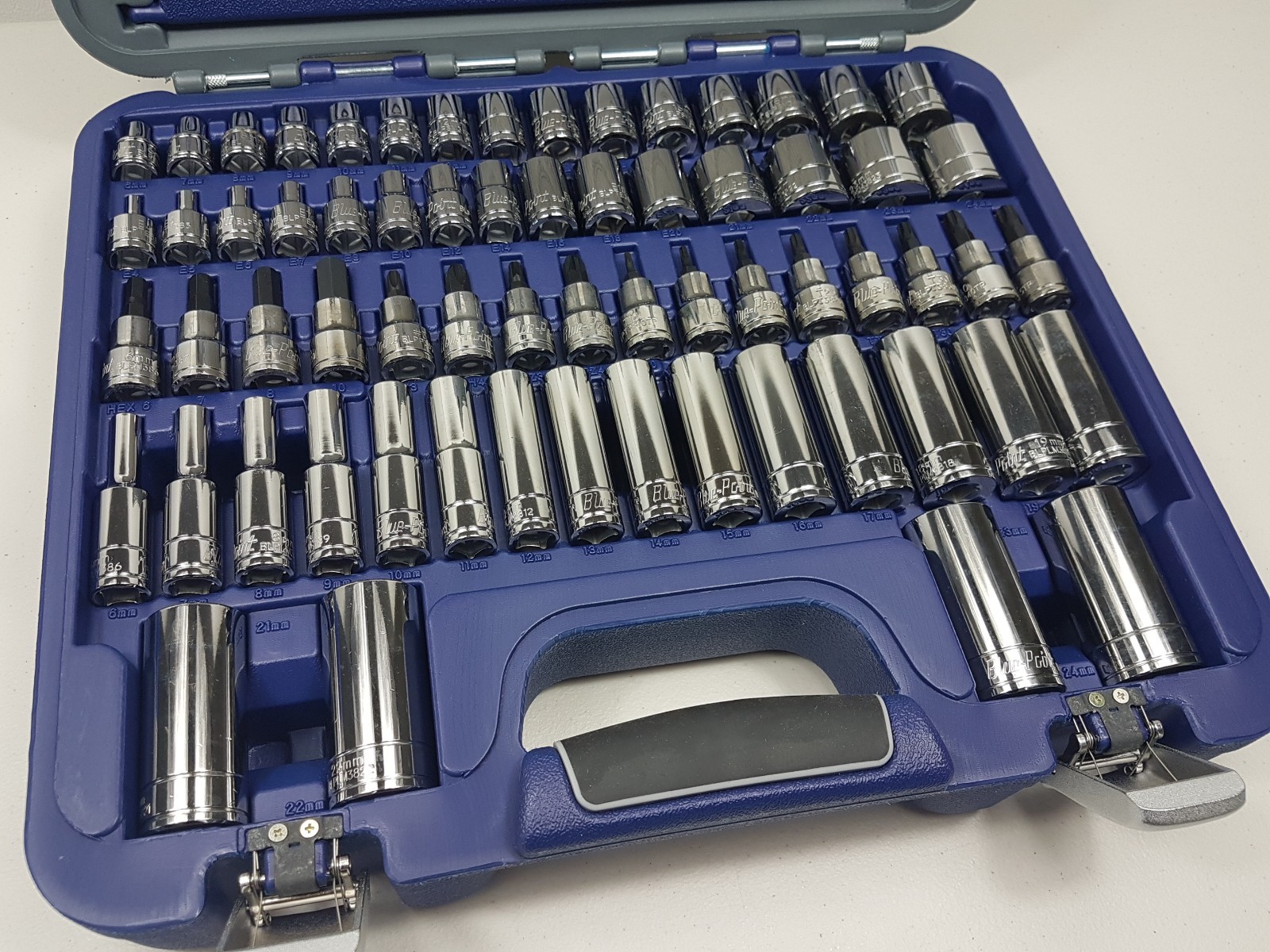 Blue Point 77pc 3/8″ Socket Set – As sold by Snap On.