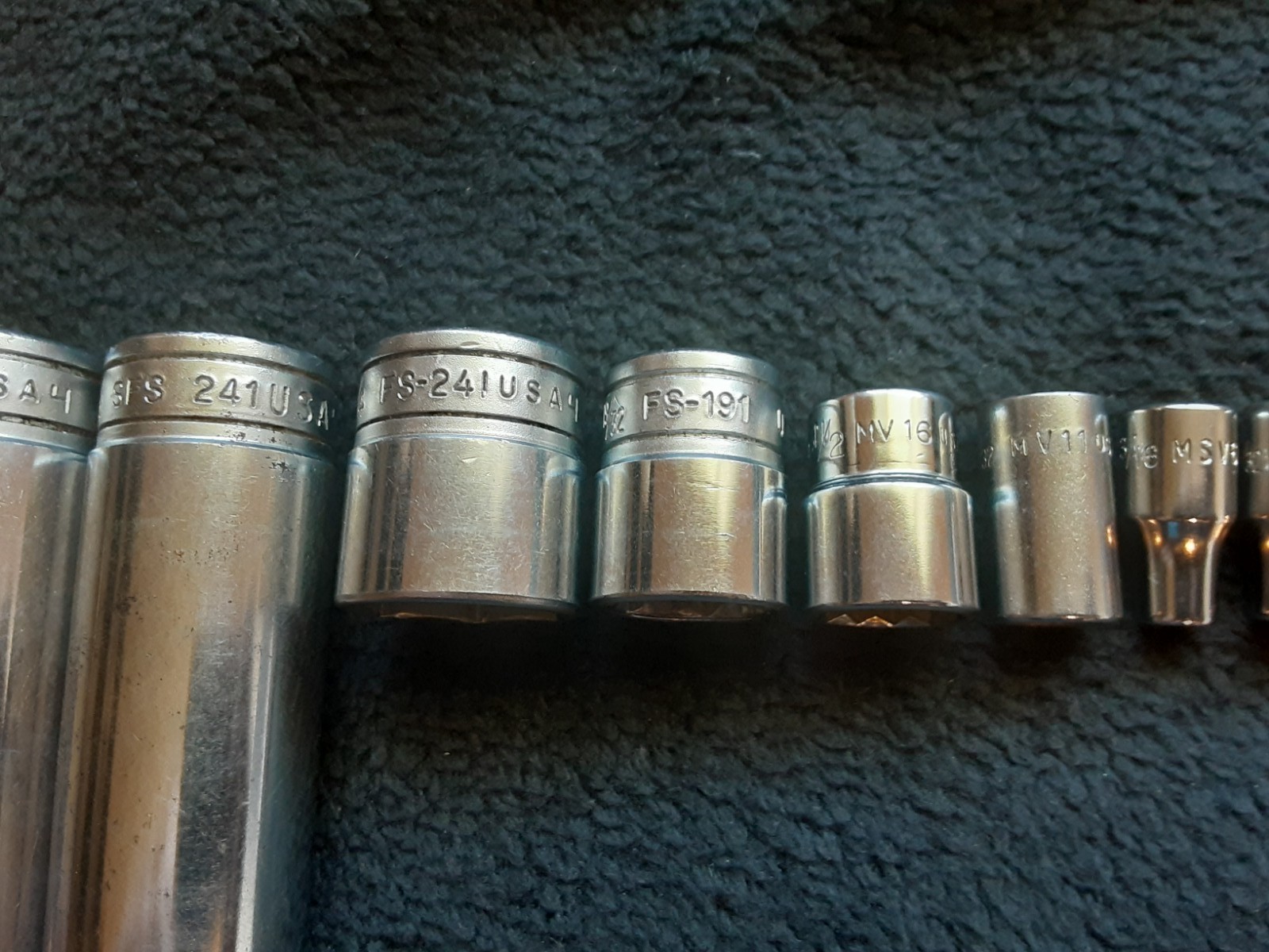 LOT OF (10) SNAP-ON TOOLS SOCKETS, EXTENSION & SWIVEL SOCKET ADAPTER ( READ PLS)