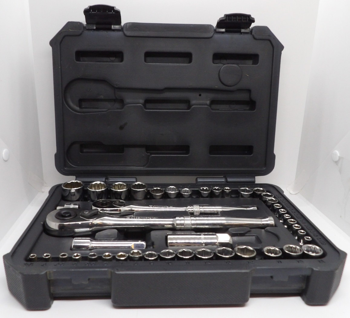 Jobsmart 43 Piece Metric + Standard SAE Socket Set