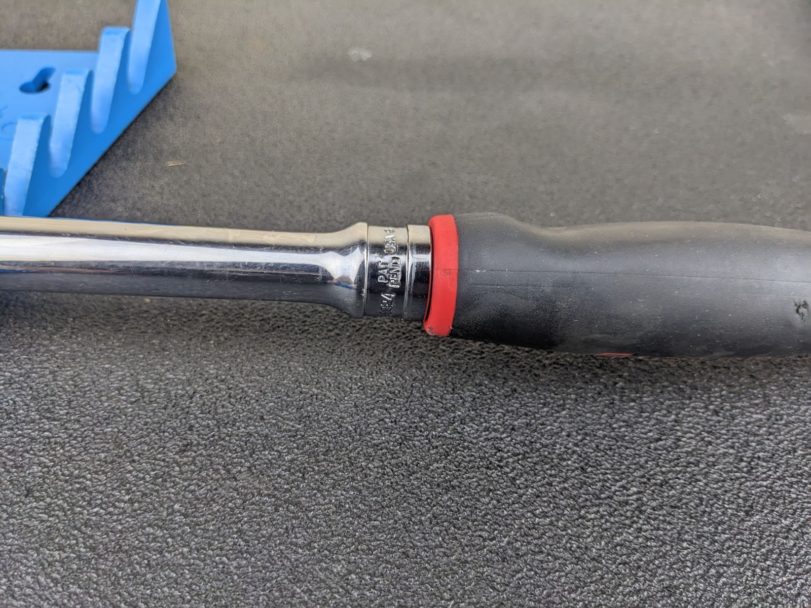 #bo673 Snap On Tools SHBB24 1/2″ Drive 24″ Soft Grip Handle Breaker Bar RED