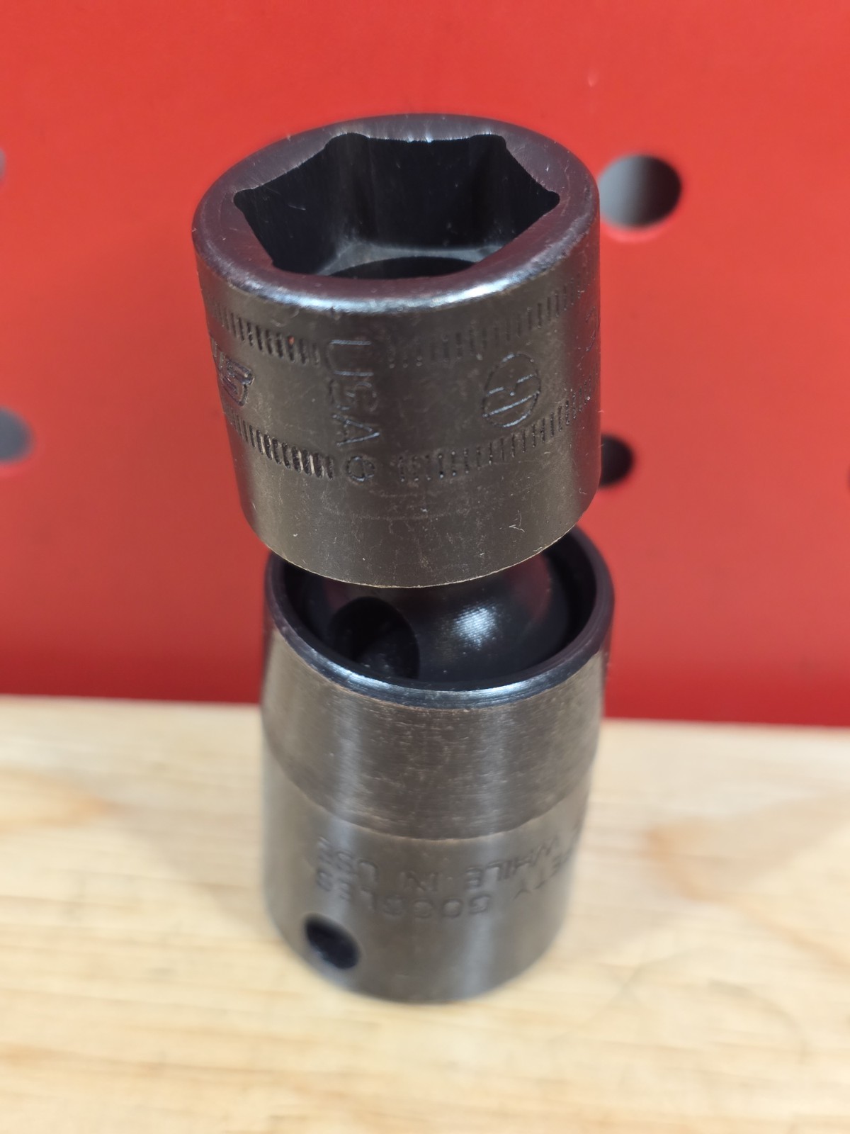 Snap-on Tools NEW IPFM17C 17mm 3/8″ Drive Metric 6-Point Impact Swivel Socket