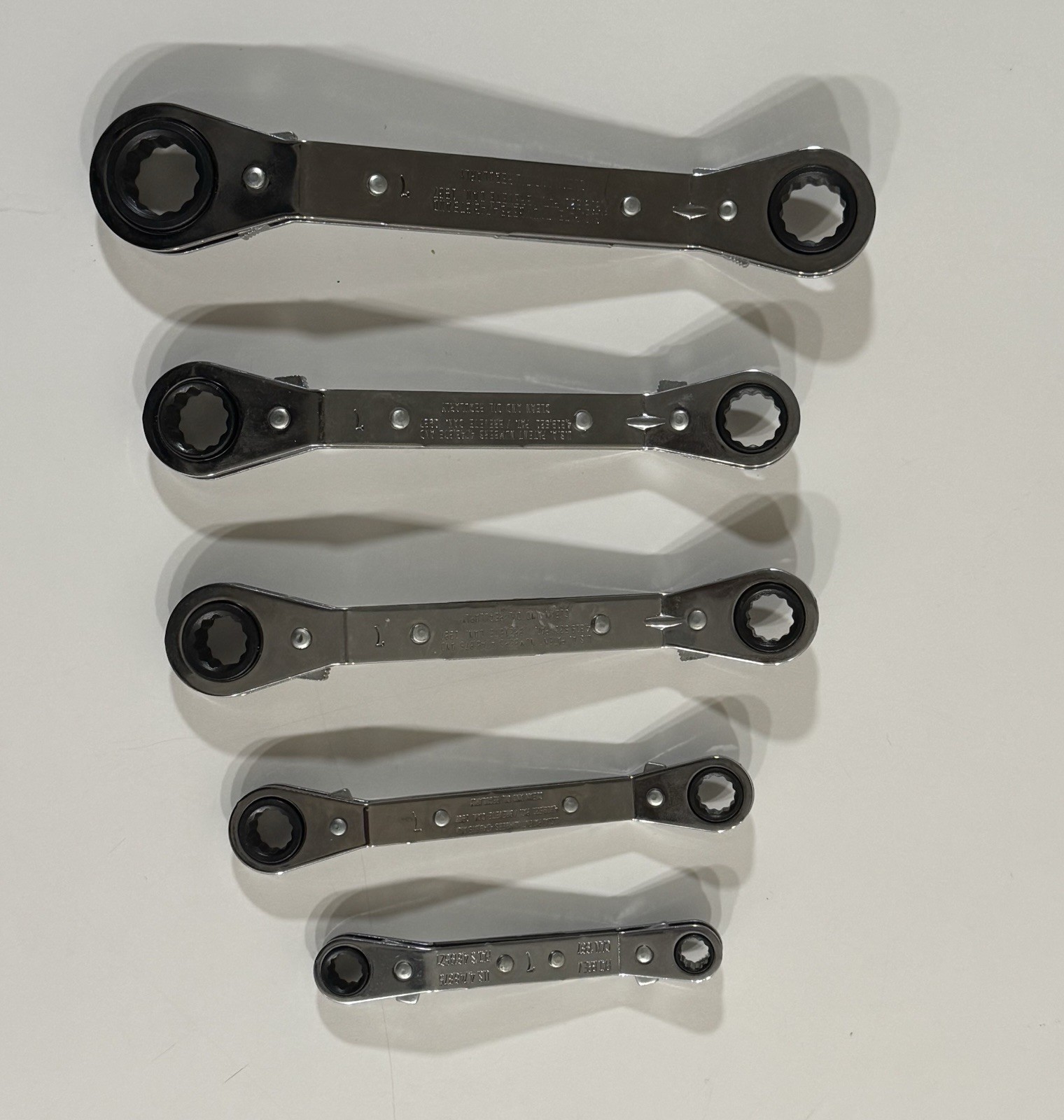 Blue-Point 12 Points metric offset ratcheting wrench 5pc set. 7mm -17mm USA