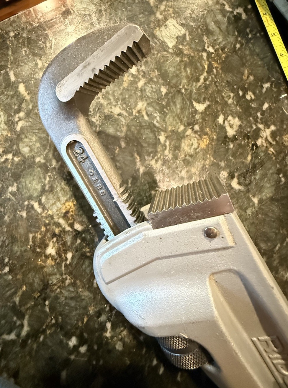 RIDGID 31105 Model 824 Aluminum Straight Pipe Wrench 24-inch Plumbing Wrench USA