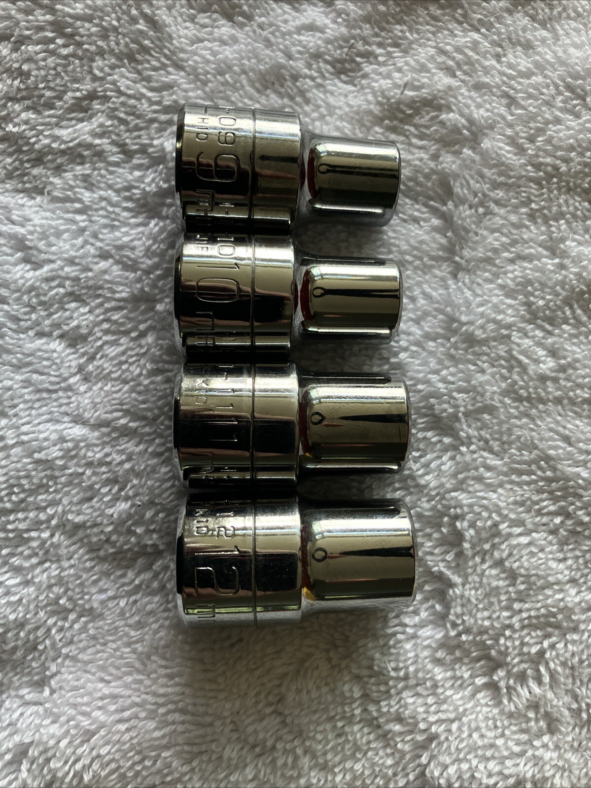 Wright 1/2 12 Point Socket Set, Ratchet, Red Metal Box. Please See Photos.