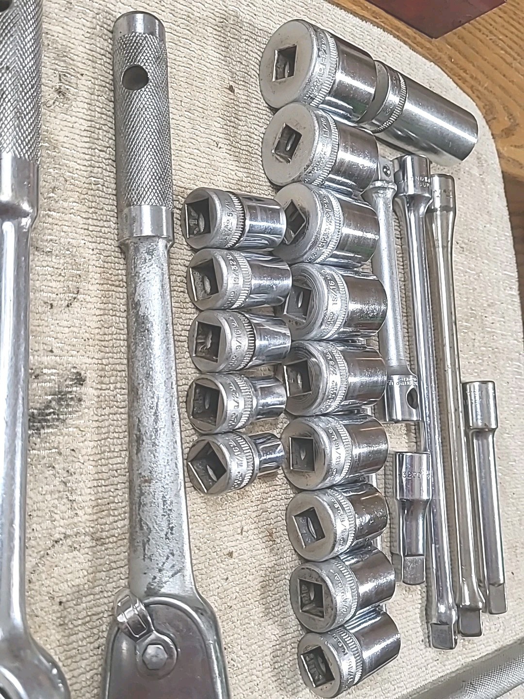 Indestro Super, 1/2″ Drive SAE 26pc Socket Set Tool Box Ext Ratchets BB, Tools