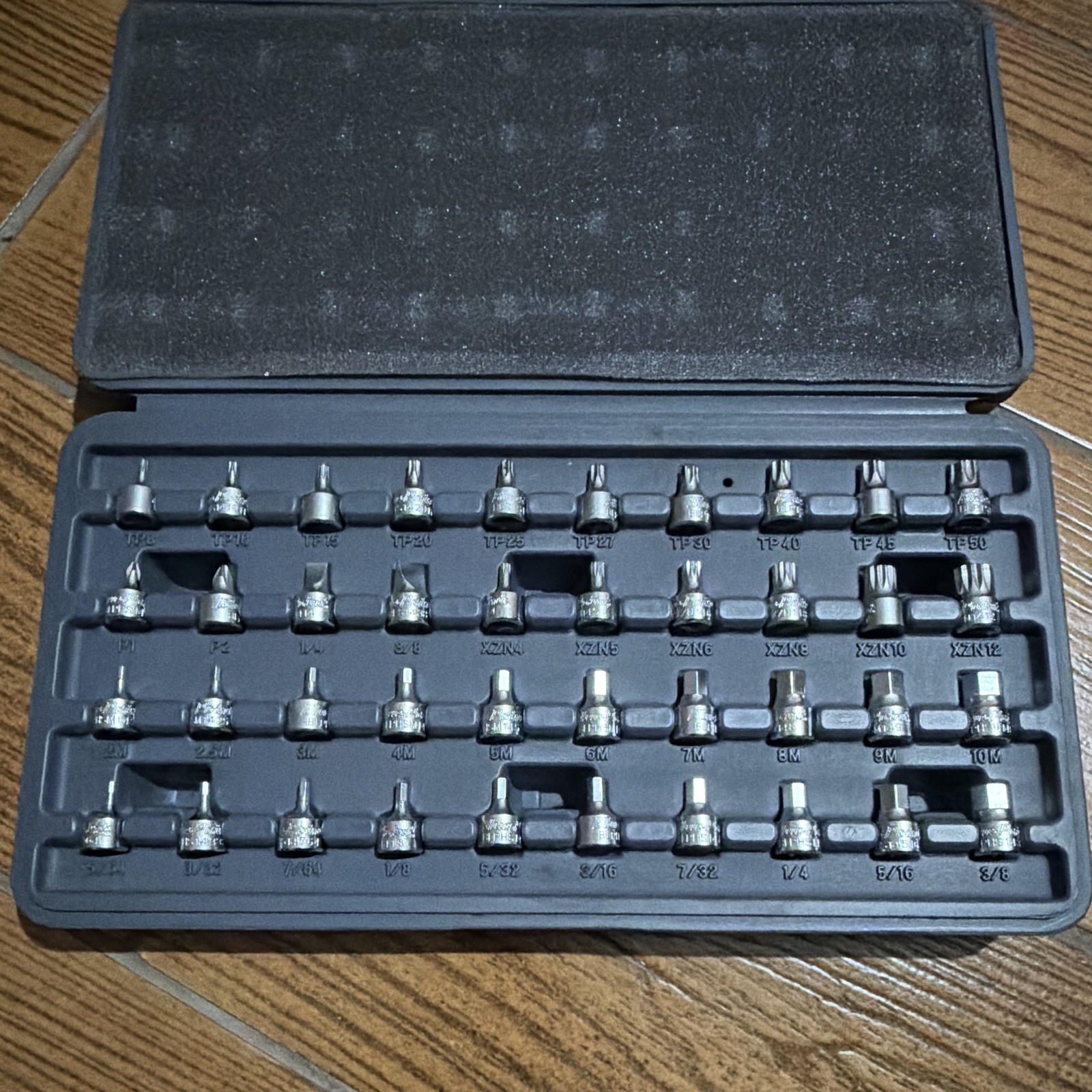 Bluepoint BLPBSS40 1 4 In Drive Stubby Bit Socket 40 Piece Set New Open Box
