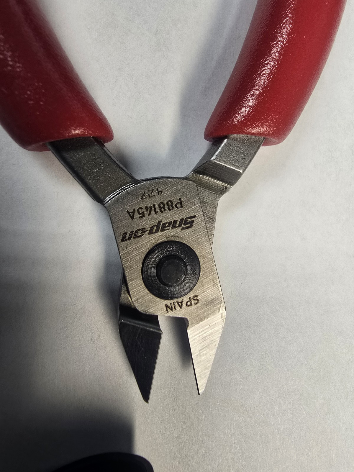 Snap-on Tools NEW RED Soft Grip Precision Oval Diagonal Cutting Pliers P88145A