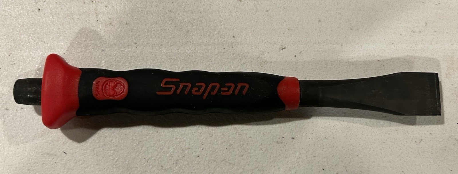 NOS Snap On Tools PCSG820 RED Soft Grip 5/8″ Flat Edge Chisel SPAIN