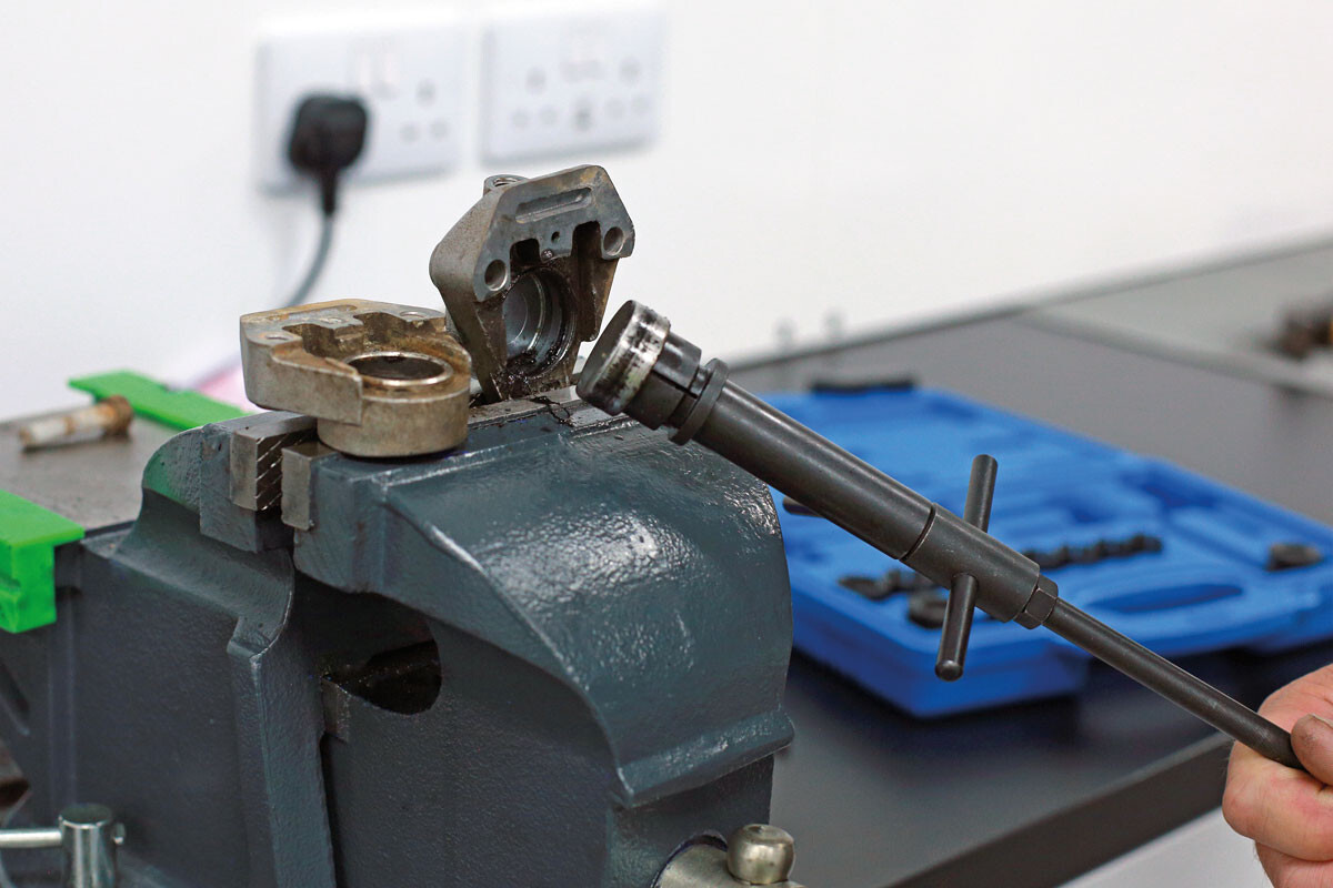 Laser 3673 Motorcycle Brake Piston Removal Tool