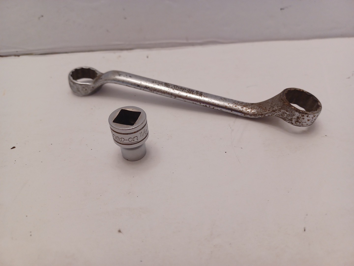 Snap On Tool Lot Of 2 — 11/32 F Socket & 9/16-5/8 Box End Wrench USED FREE SHIP