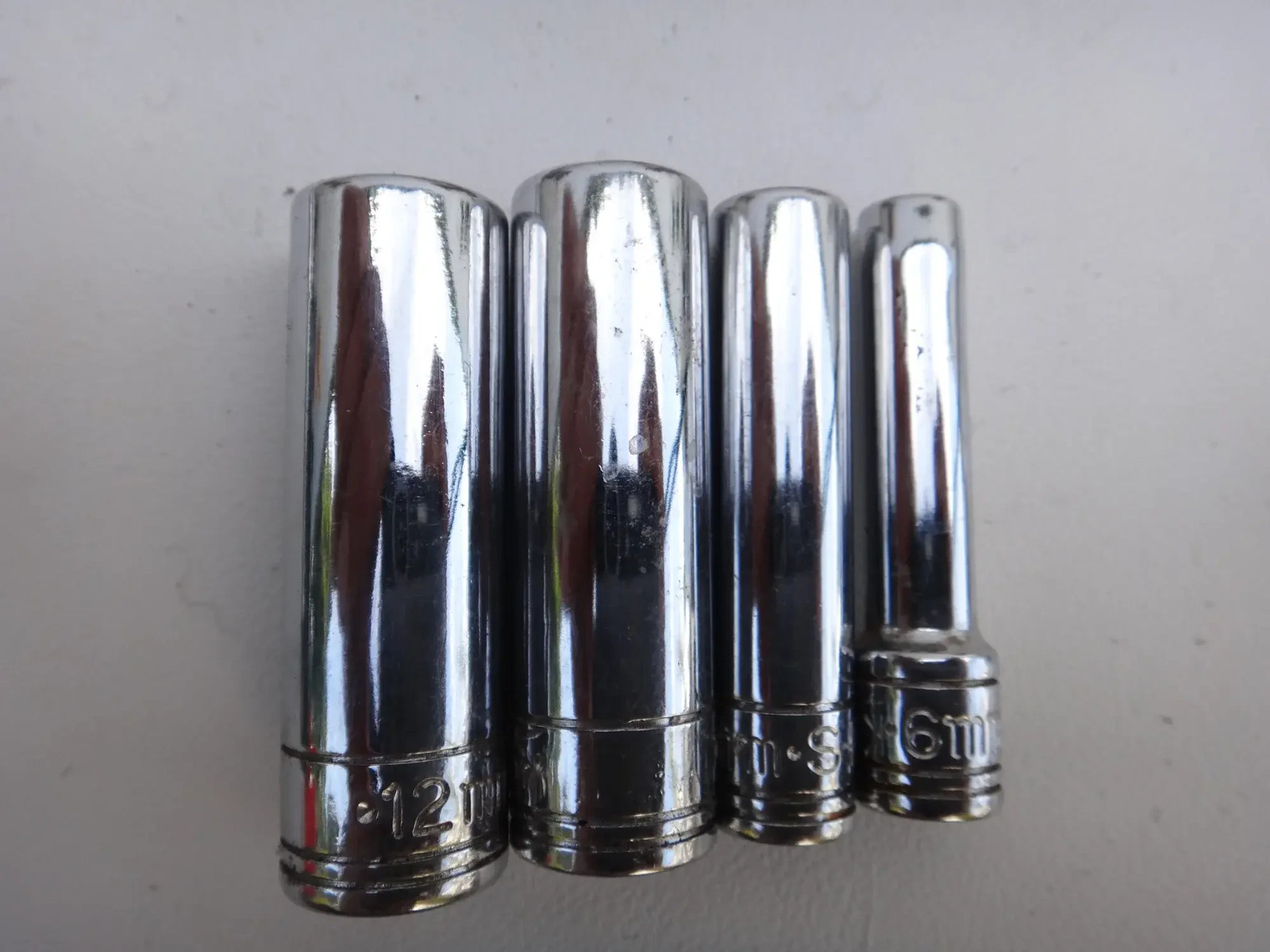 S-K Tools 1/4in Drive Socket Set 40954 Metric SAE Vintage Green Metal Case