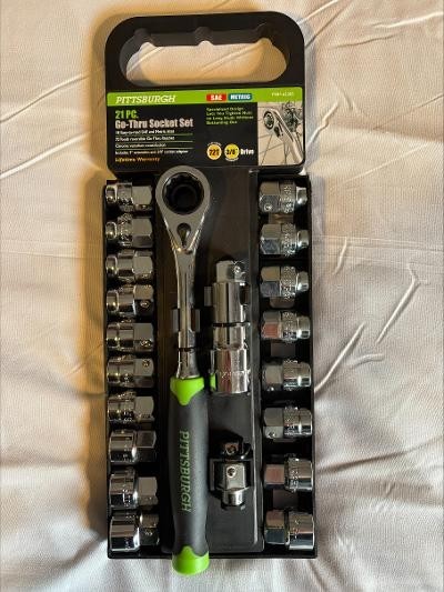 Pittsburgh 21 piece go-thru 3/8″ drive socket set metric and SAE with ratchet