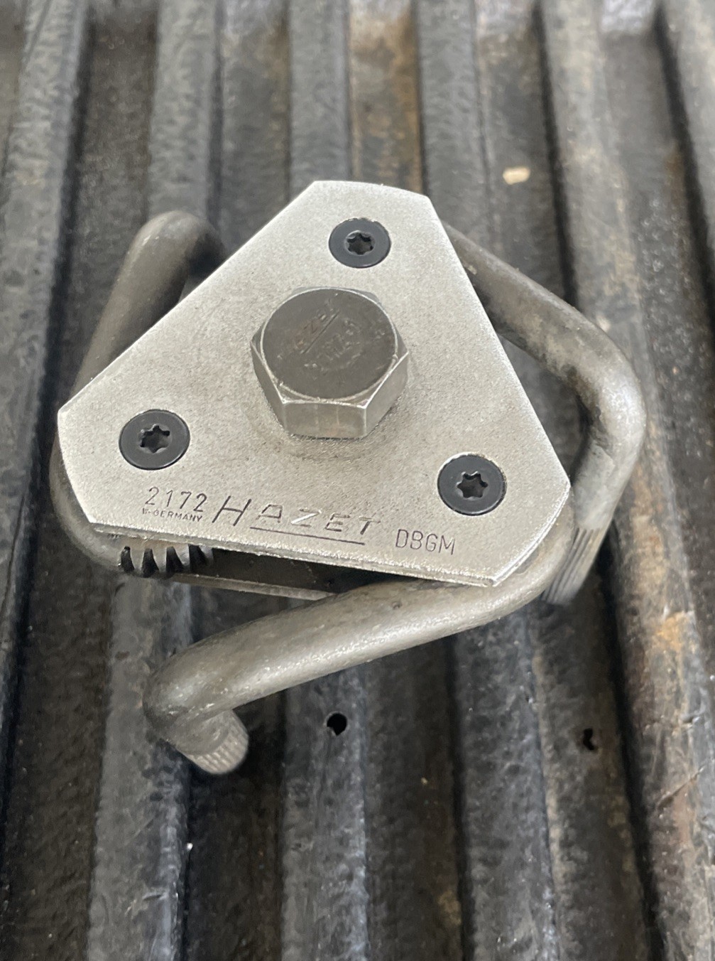 Hazet 2172 Self-Gripping Adjustable Oil Filter Wrench 3/8″ Drive W. Germany