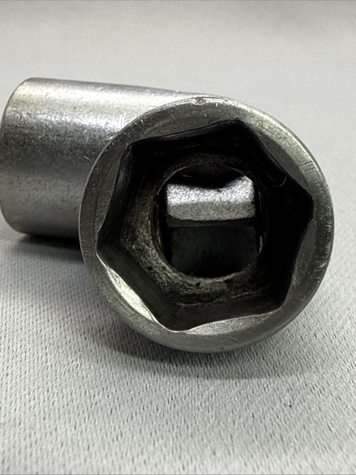 Mac Tools USA XU186D 9/16″ SAE Deep Universal Swivel Socket 3/8″ Drive 6pt Point