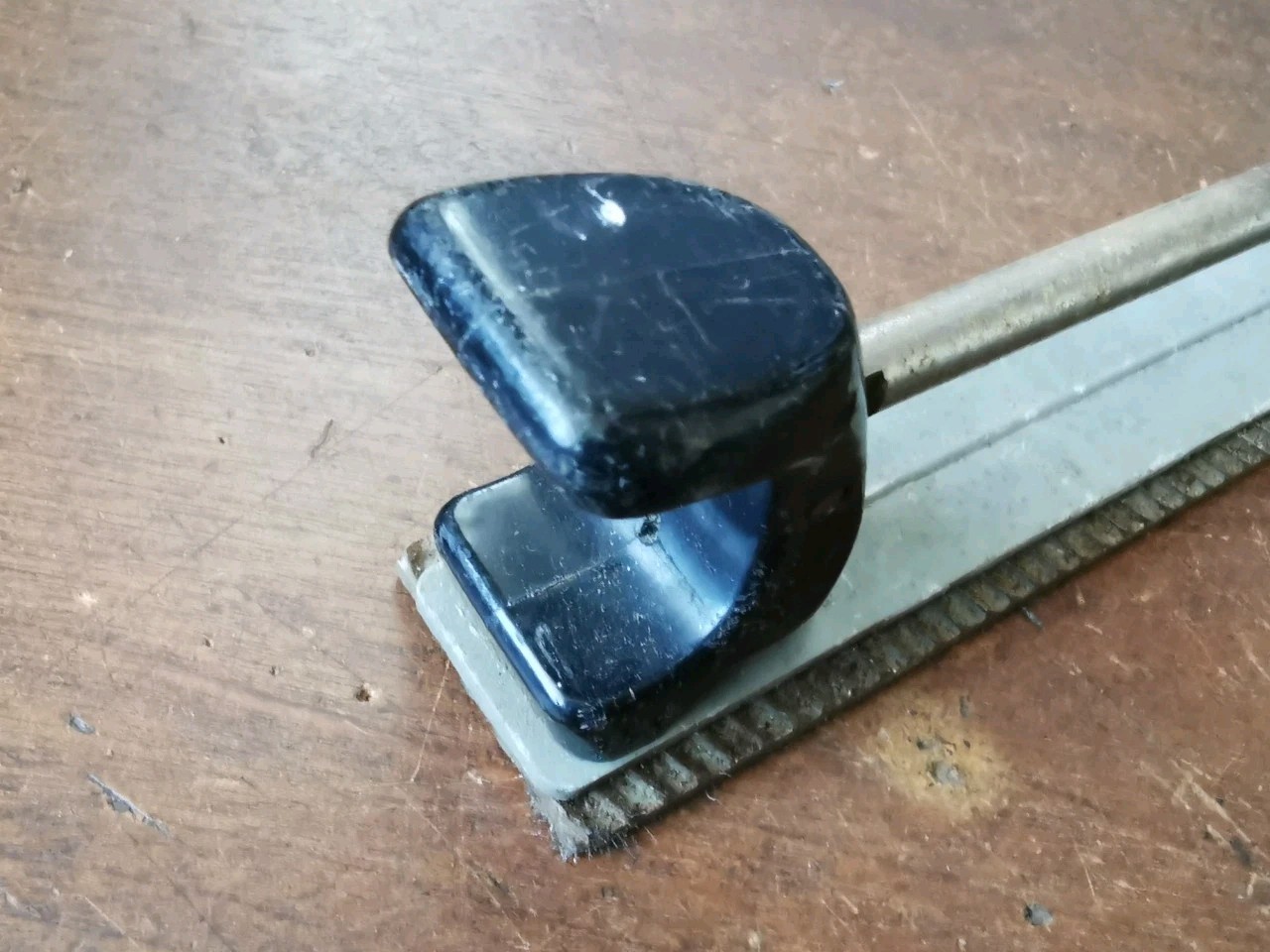 Vintage Aven Trimmatool 10″ long for auto body repairs.