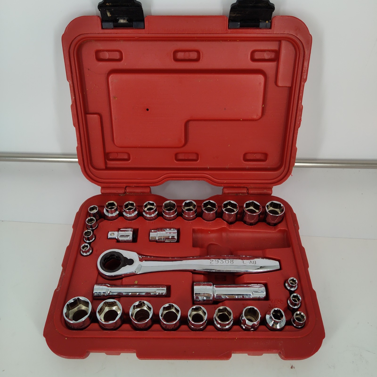 CRAFTSMAN 30pc Max Axess Pass Thru Low Profile Socket Ratchet Tool Set READ