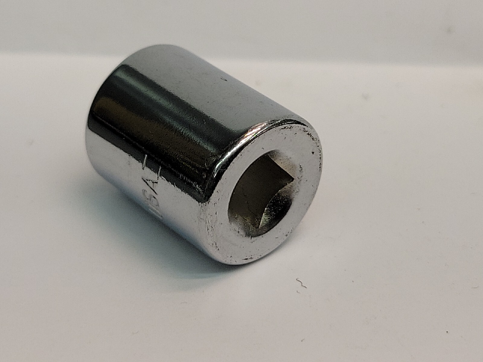 Husky 1/2″ Socket 1/4″ Dr. SAE STD USA CM-616 New Old Stock