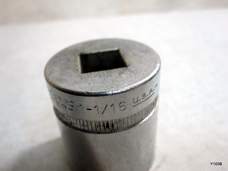 Vintage Indestro Super Brand 1/2″ Square Drive 12 Point 1 1/16″ Socket 1234