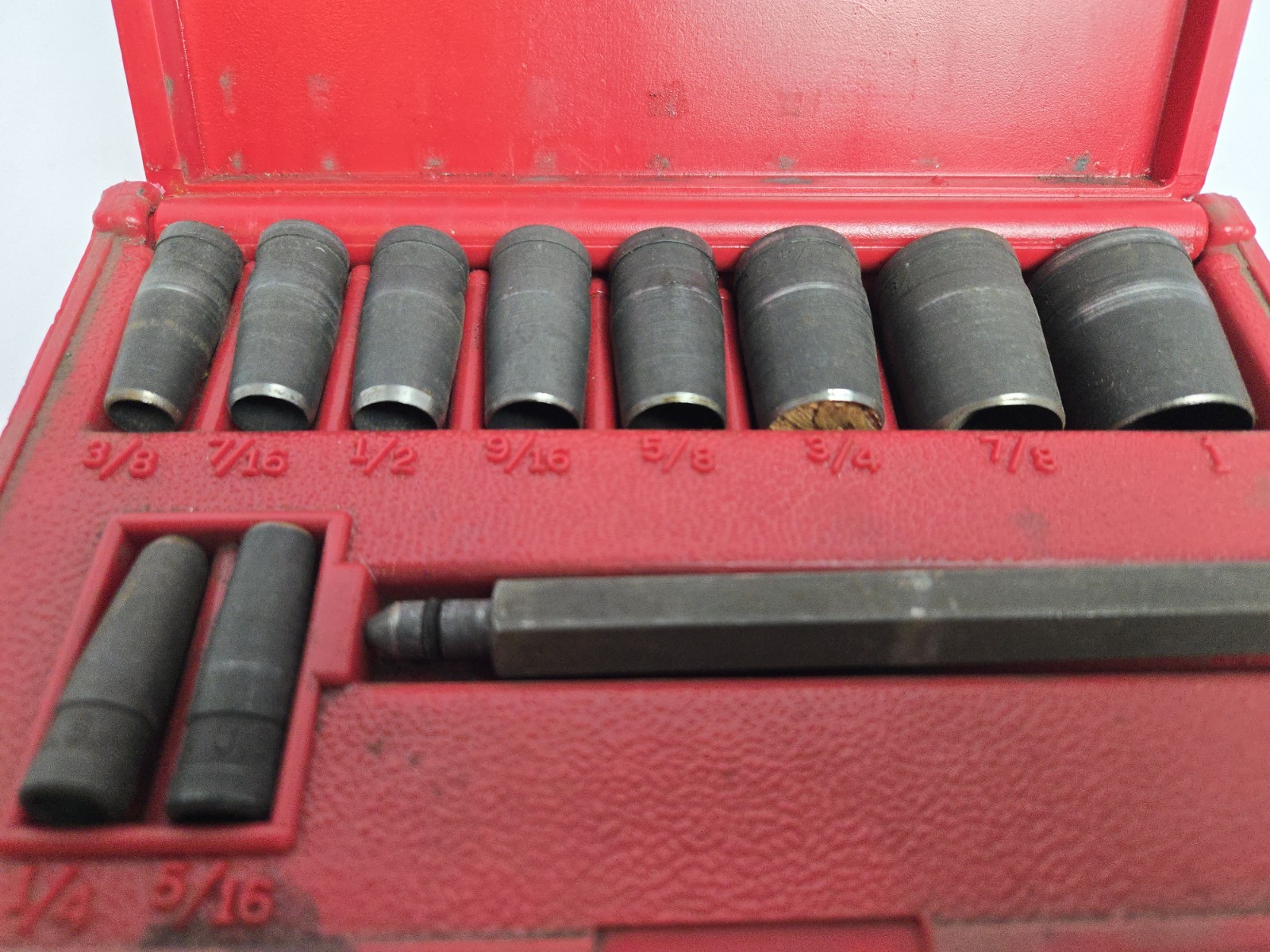 Blue Point Gasket Punch Set Great Conditon Hinge and Latch Intact Made In USA