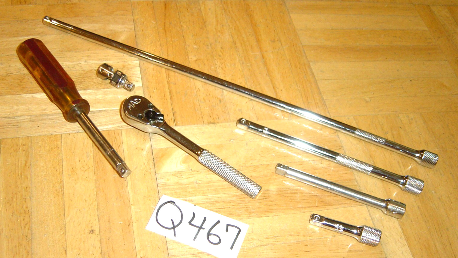 MAC TOOLS 7 PIECE 1/4 DRIVE RATCHET 4 EXTENSIONS 1/4 DRIVE HANDLE & A UNIVERSAL