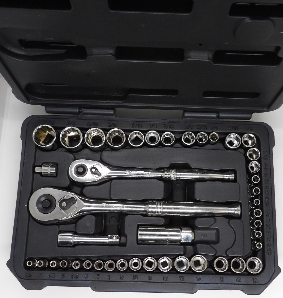 Jobsmart 43 Piece Metric + Standard SAE Socket Set