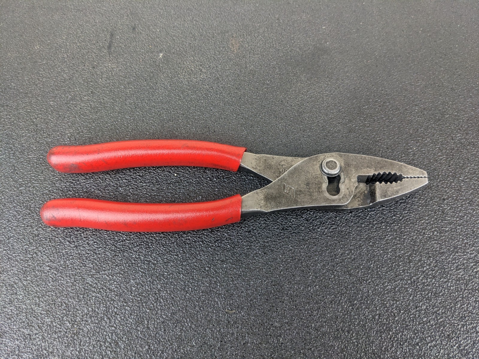 #bl082 Snap on 137ACF RED Handled Slip Joint 8” Pliers
