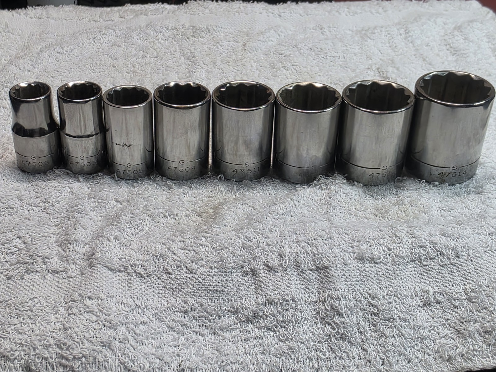Craftsman G series Socket Assortment Lot SAE & Metric 1/2-3/8 Sized