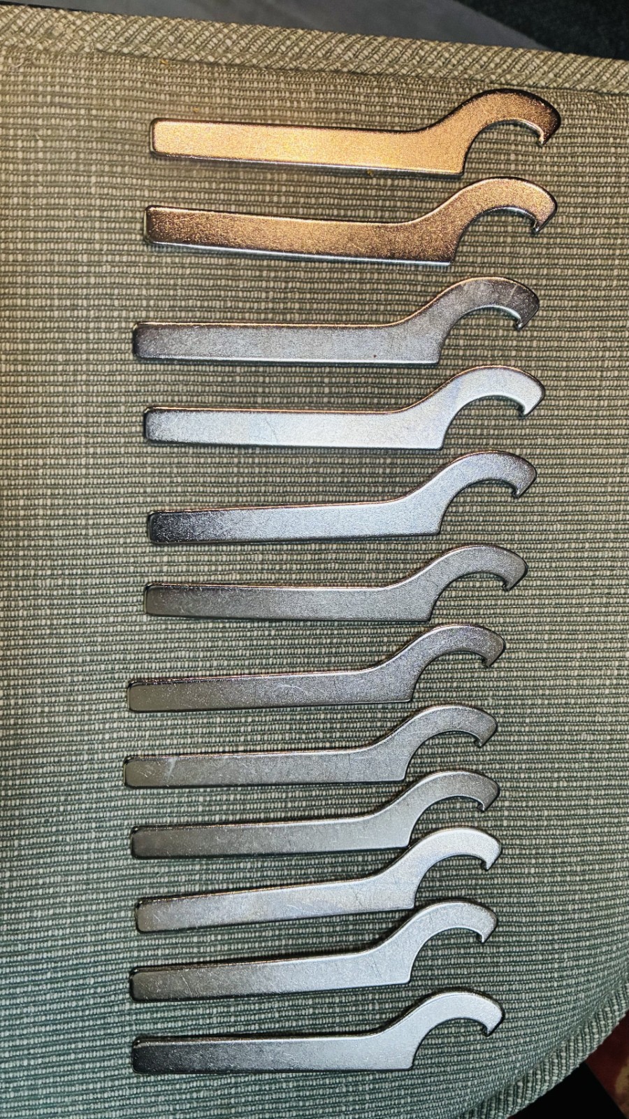 HOOK SPANNER WRENCH, MADE OF SHEET STEEL, 1/16″ HANDLE THICKNESS PACK OF 12 NEW.