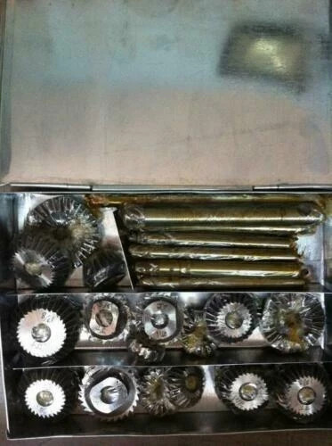 31 PCS VALVE SEAT CUTTER SET HIGH CARBON STEEL 21 CTR + 8 STEMS +2 ARBR+ RODS.