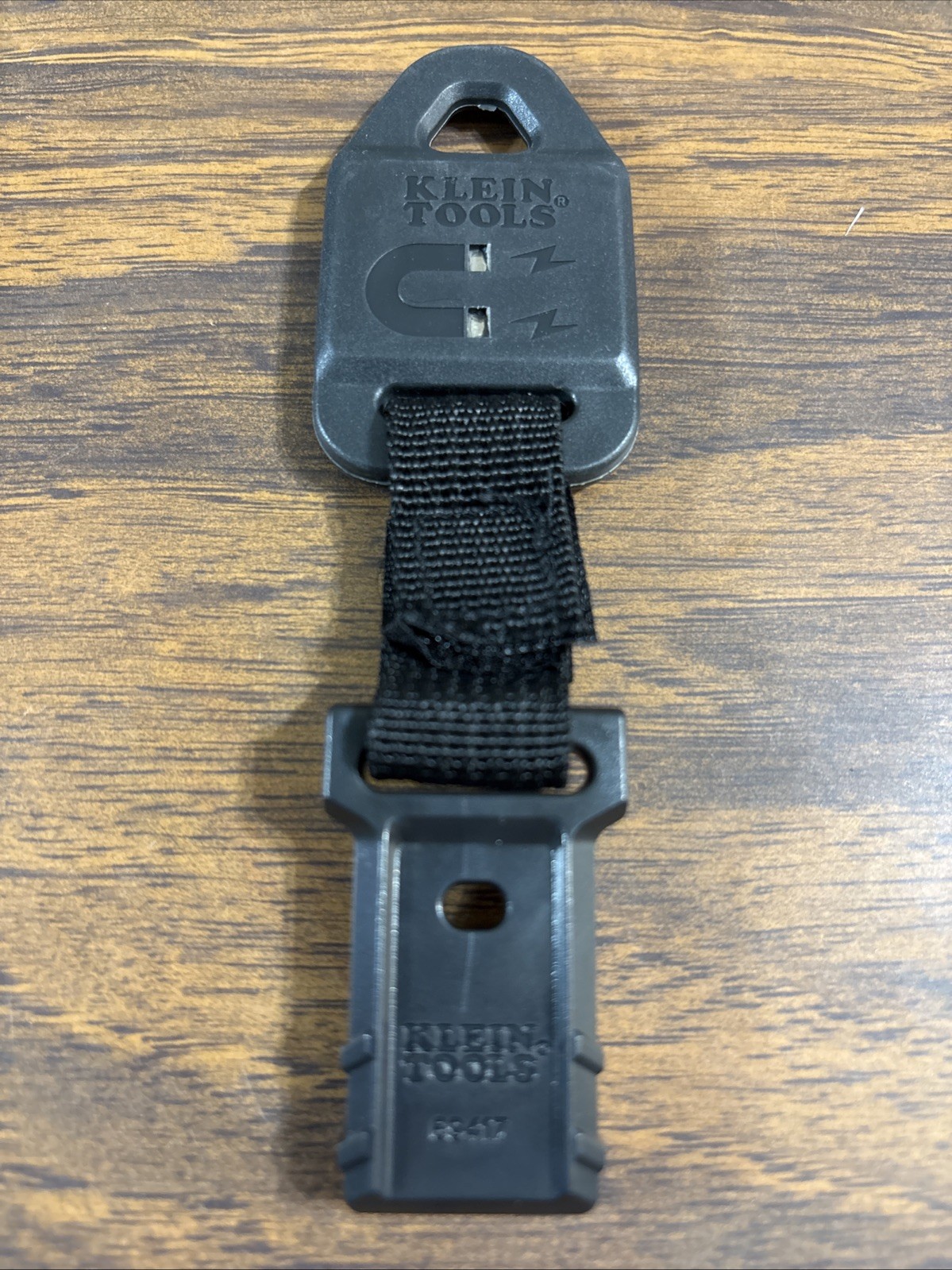 Klein Tools 69417 Rare-Earth Magnetic Hanger, with Strap