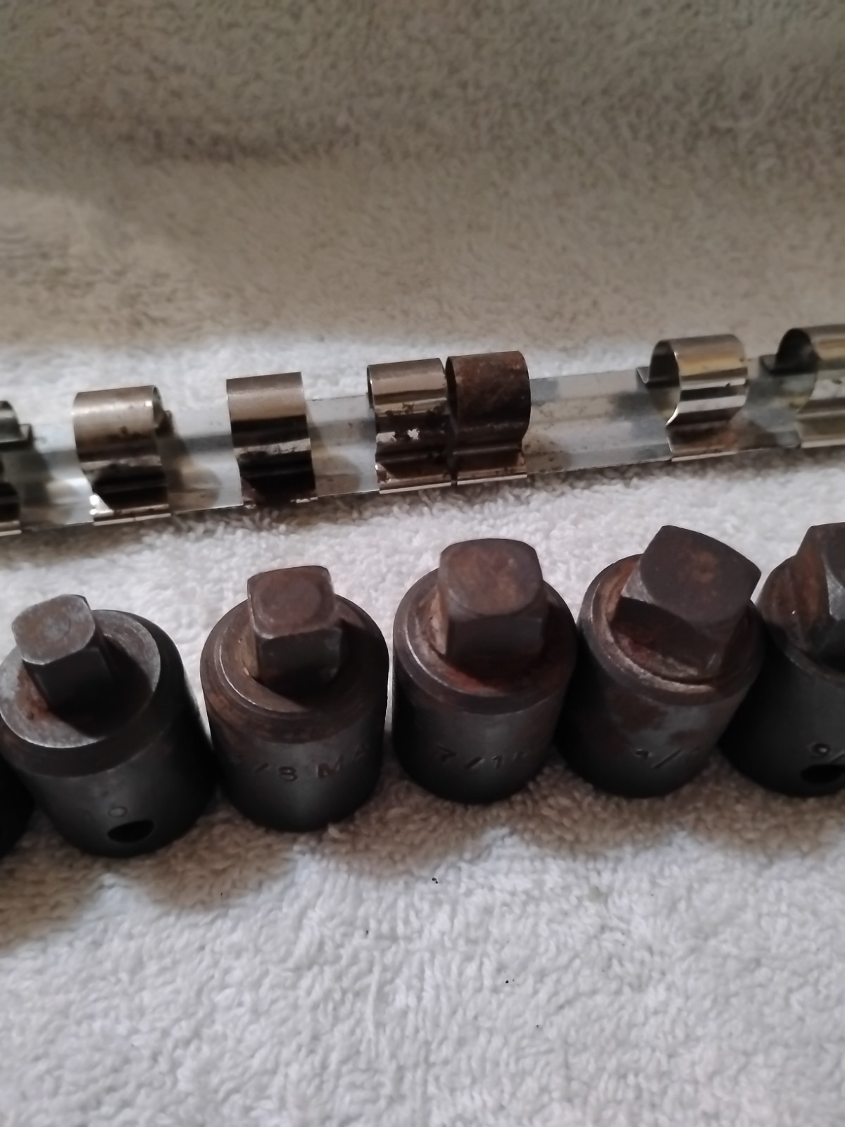 Lot Of MAC Tools 4 Point 1/2″ Dr. Shallow Impact Sockets & Socket Rail