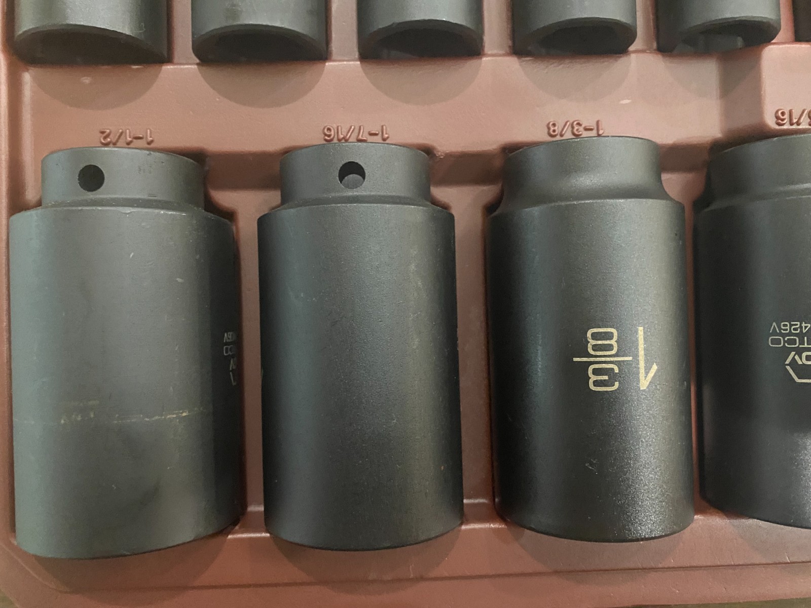 Matco Tools 24pc Deep Impact Socket Set SCDP246V – SAE 6-Point – 1/2″ Drive – Us