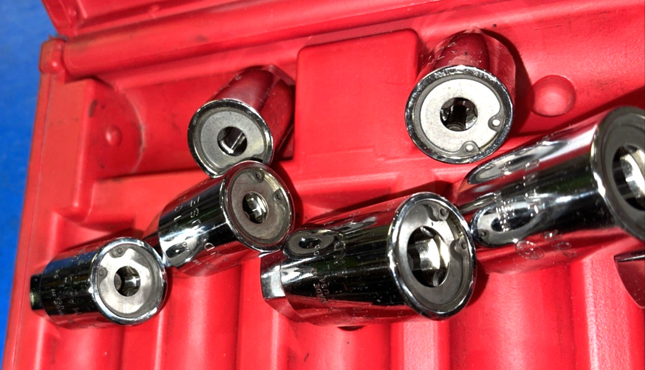 AST TOOLS 7 PIECE MULTI DRIVE STUD EXTRACTOR/ INSTALLER SAE/METRIC SET