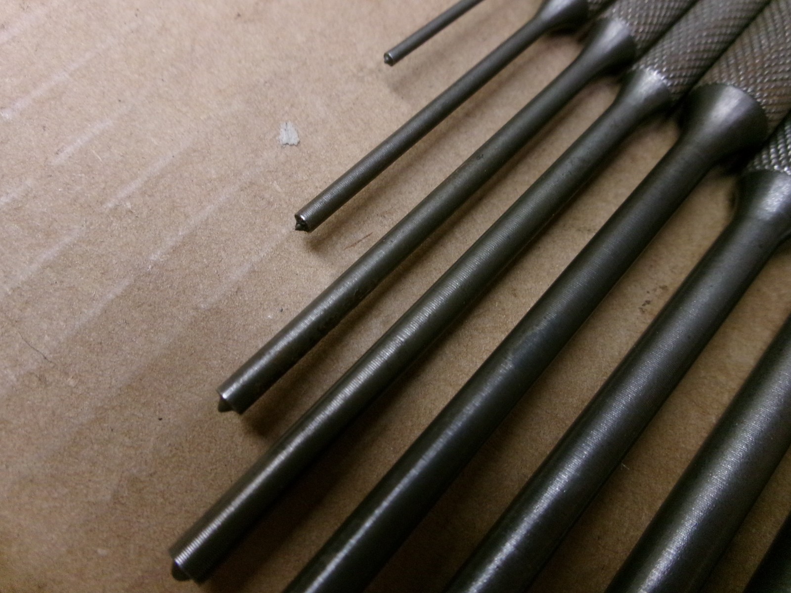 MATCO tools USA 8-Piece Roll Pin Punch Set