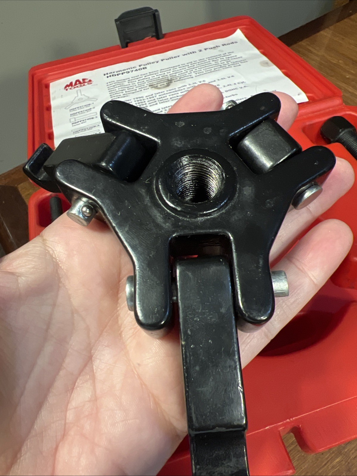 Pre-owned MAC Tools Harmonic Pulley Puller W/ 2 Push Rods HDPP9740B