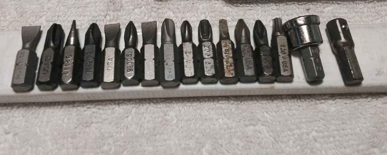 CRAFTSMAN 43373 S-AE 1/4″ MAGNETIC BIT HOLDER & 15PC USA-MADE ASSORTED BIT…