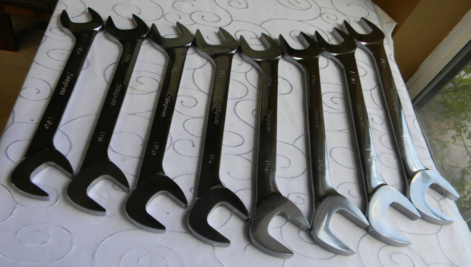 SNAP-ON 8PC SAE FOUR-WAY ANGLE HEAD OPEN-END WRENCH SET 1-1/16-1-1/2″ VS24-VS48B